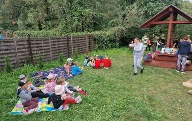 Ognisko na zakończenie sprzątania.