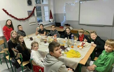 Jasełka "B&oacute;g jest w nas!"