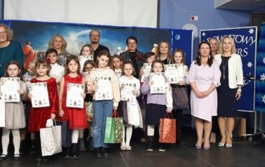 Laureaci XI Powiatowego Międzyszkolnego Konkursu Kolęd i Pastorałek "B&oacute;g się rodzi"
