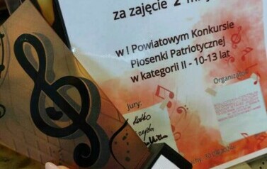 Sukces Amy w I Powiatowym Konkursie Piosenki Patriotycznej w Starych Juchach
