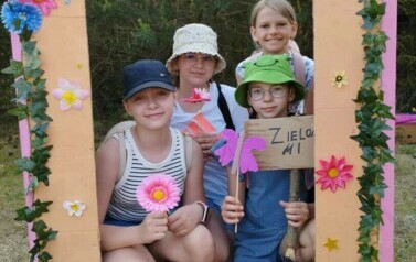 Udział uczni&oacute;w w Gminnym Festynie Rodzinnym w Stradunach