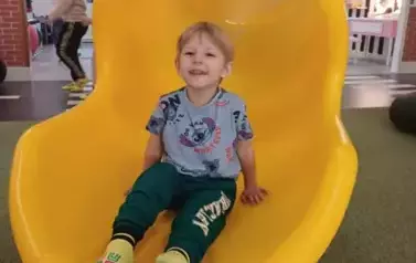 Wycieczka dzieci z punktu i oddziału przedszkolnego do Kids Parku.  