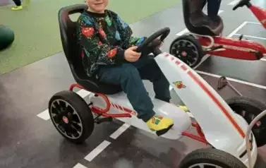 Wycieczka dzieci z punktu i oddziału przedszkolnego do Kids Parku.  