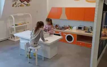 Wycieczka dzieci z punktu i oddziału przedszkolnego do Kids Parku.  