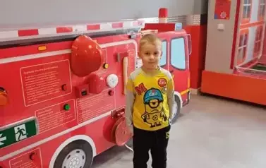 Wycieczka dzieci z punktu i oddziału przedszkolnego do Kids Parku.  