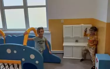 Wycieczka dzieci z punktu i oddziału przedszkolnego do Kids Parku.  