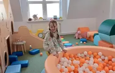 Wycieczka dzieci z punktu i oddziału przedszkolnego do Kids Parku.  