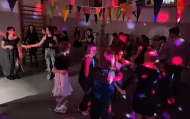 Dyskoteka karnawałowa uczni&oacute;w klas 4-8