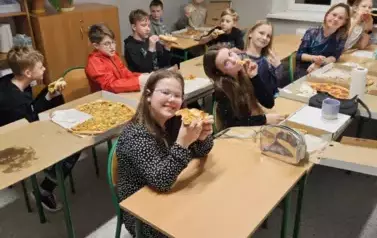 Dyskoteka karnawałowa uczni&oacute;w klas 4-8