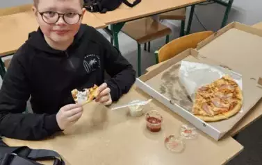 Dyskoteka karnawałowa uczni&oacute;w klas 4-8