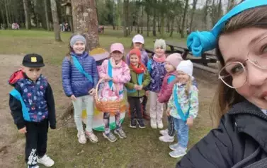 Przedszkolaki szukały zajączka