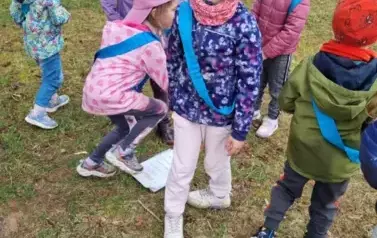 Przedszkolaki szukały zajączka