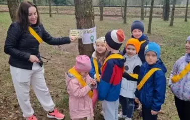 Przedszkolaki szukały zajączka