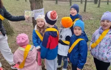 Przedszkolaki szukały zajączka