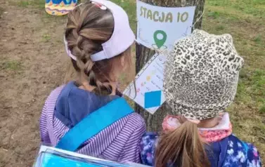 Przedszkolaki szukały zajączka