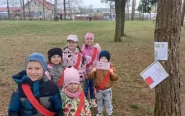 Przedszkolaki szukały zajączka