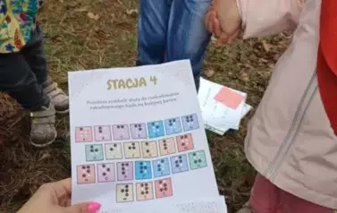 Przedszkolaki szukały zajączka