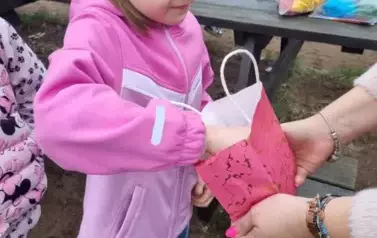 Przedszkolaki szukały zajączka