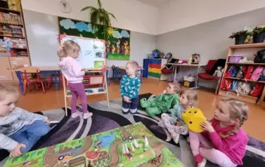 Przedszkolaki poznały życie na wsi