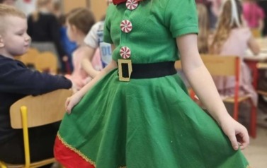 Zabawa karnawałowa uczni&oacute;w klas i-III
