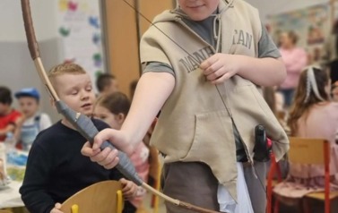 Zabawa karnawałowa uczni&oacute;w klas i-III