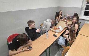 Dyskoteka karnawałowa uczni&oacute;w klas 4-8
