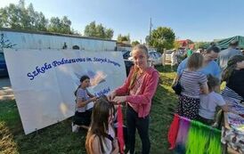 Stoisko z atrakcjami przygotowane przez Radę Rodzic&oacute;w