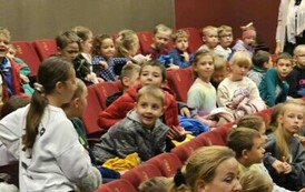 Uczniowie klas 0-3 z wizytą w teatrze
