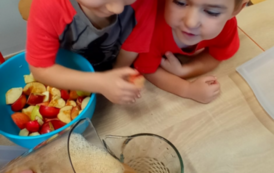 Dzień jabłka w punkcie przedszkolnym