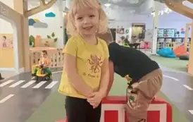 Wycieczka dzieci z punktu i oddziału przedszkolnego do Kids Parku.  