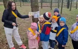 Przedszkolaki szukały zajączka