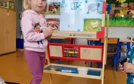 Przedszkolaki poznały życie na wsi
