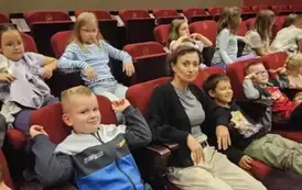 Wyjazd uczni&oacute;w klas I-III do teatru
