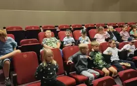 Wyjazd uczni&oacute;w klas I-III do teatru