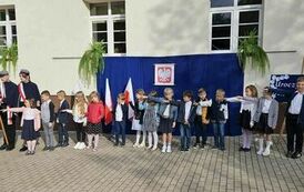 Ślubowanie uczni&oacute;w klasy pierwszej.