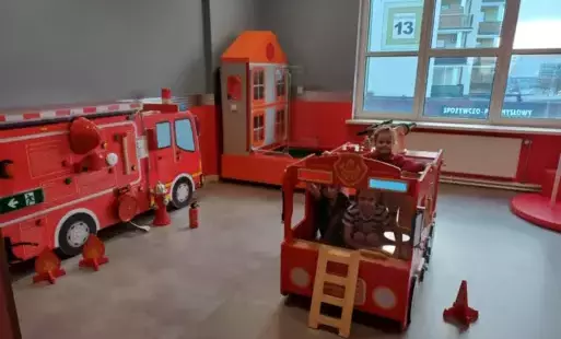 Zdjęcie do Wycieczka dzieci z punktu i oddziału przedszkolnego do Kids Parku.