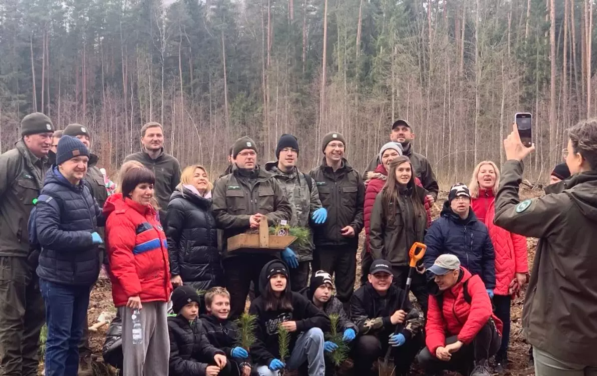 Zdjęcie do Udział w akcji "Lasy na nowe stulecie"