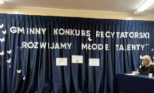 Zdjęcie do Sukces uczennic w Gminnym Konkursie Recytatorskim w Woszczelach