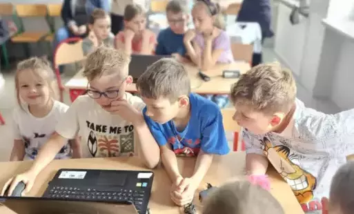 Zdjęcie do Sukces drużyny z Mroz&oacute;w Wielkich na XI Gminnym Turnieju "Mała Liga Klas I - III"